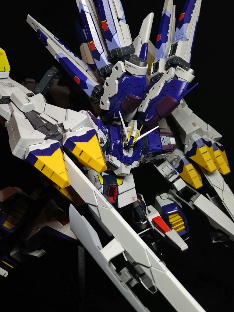 今年始めになかなか良い出来の物ができました元はユーチューバーの方のRGのνとのミキシングですされてたのを参考に自分なりの加工を施さました。