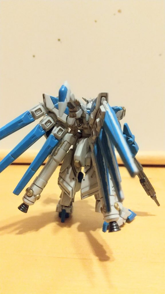 差し色のゴールドなど、カラーリングはうまく決まったと思います。基本ガンダムマーカーですけど。