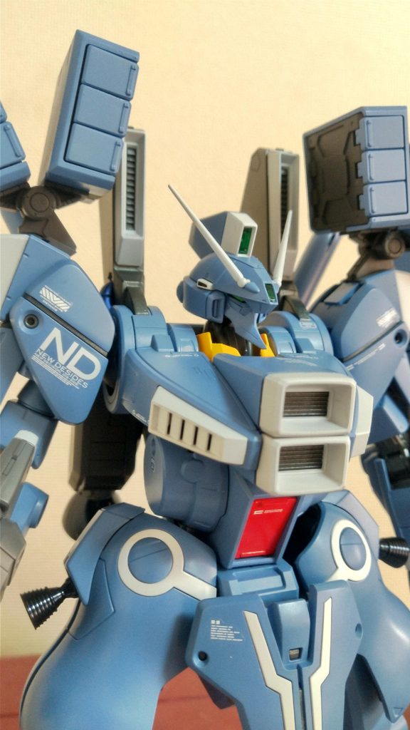 上半身ですが、合わせ目がほとんど目立ちません。ただ、ヒケがちょいちょい目立つので、その処理がめんどくさいです。