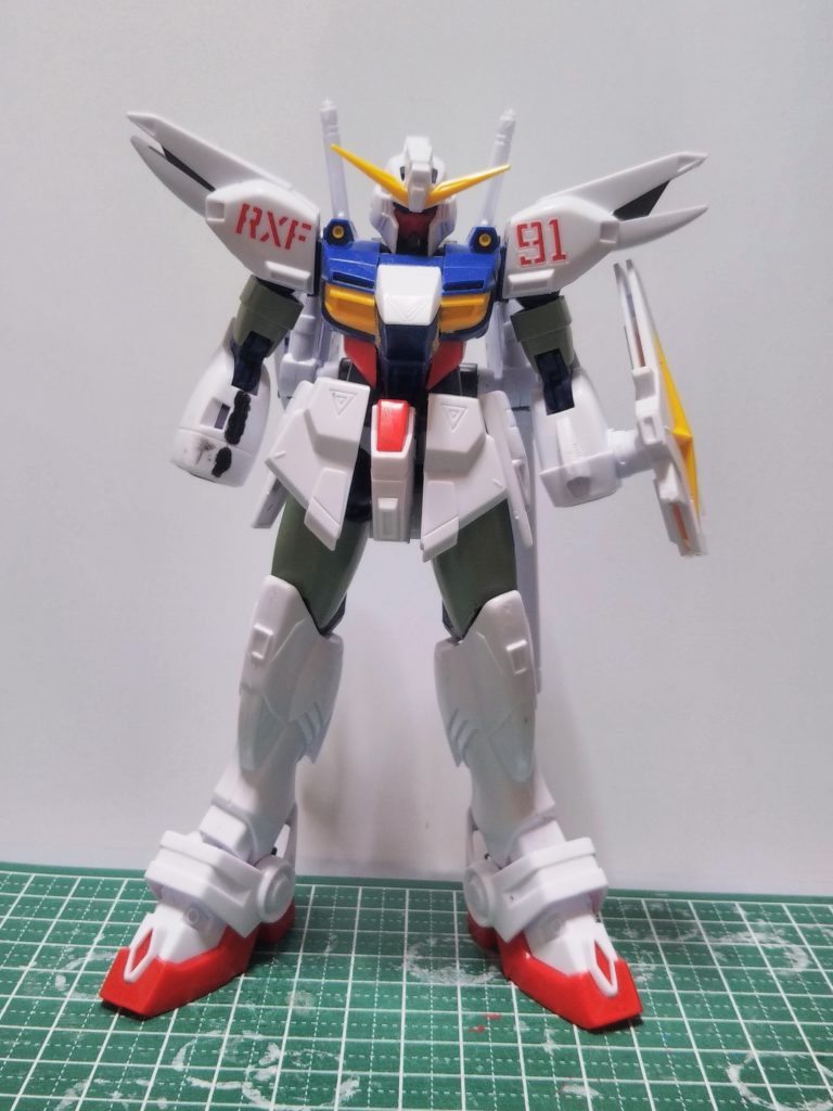 顔のパーツはジャンクから持ってきた物（多分ビギナギナⅡ）を使ったので、オリジナルのデザインよりも悪役顔になりました。