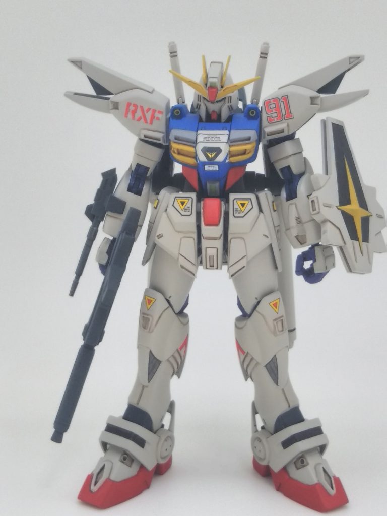 1/100旧キットをベースに、RE/100ガンイージの関節を組み込んでみました。