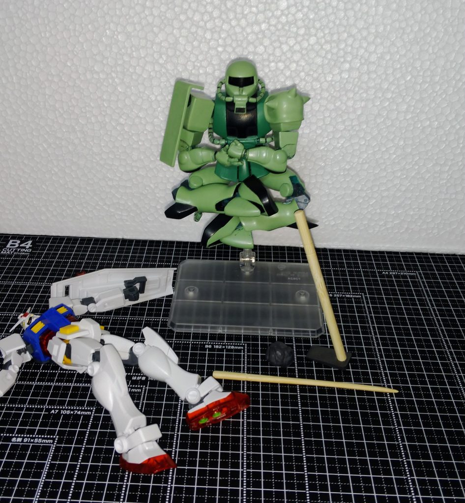 しばき倒して悟りの境地〜座禅を組んで空中浮遊。ジオン驚異のメカニズム!!流石はバンダイのプラモデル（爆）本当に、バンダイさんROBOT魂で出してくださいョ〜お願いしますネ。驚異のアクションROBOPURA魂　（仮）バンダイの本気！皆でブンドドしよう!!　　　デマ広告やん　😬いいえ（ささやかな希望）です。最後まで、お付き合い頂きありがとうございました。