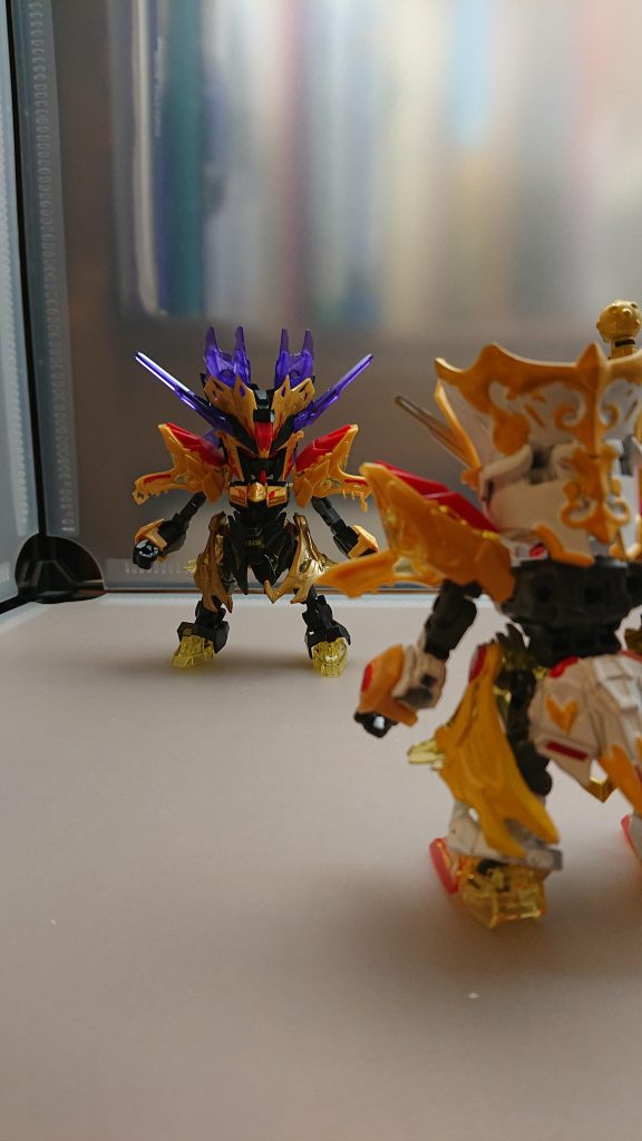 ???[彼らが私の声で太刀打ち出来なかったのならその声を持つ本人が相手をすれば良いだけのことそれに彼らは哀れではありません！彼らが攻撃出来なかったのは私のことを思いやってのこと、それを利用したあなたを許しはしません！]黄袍怪の前に現れた者の正体・・・それは！？