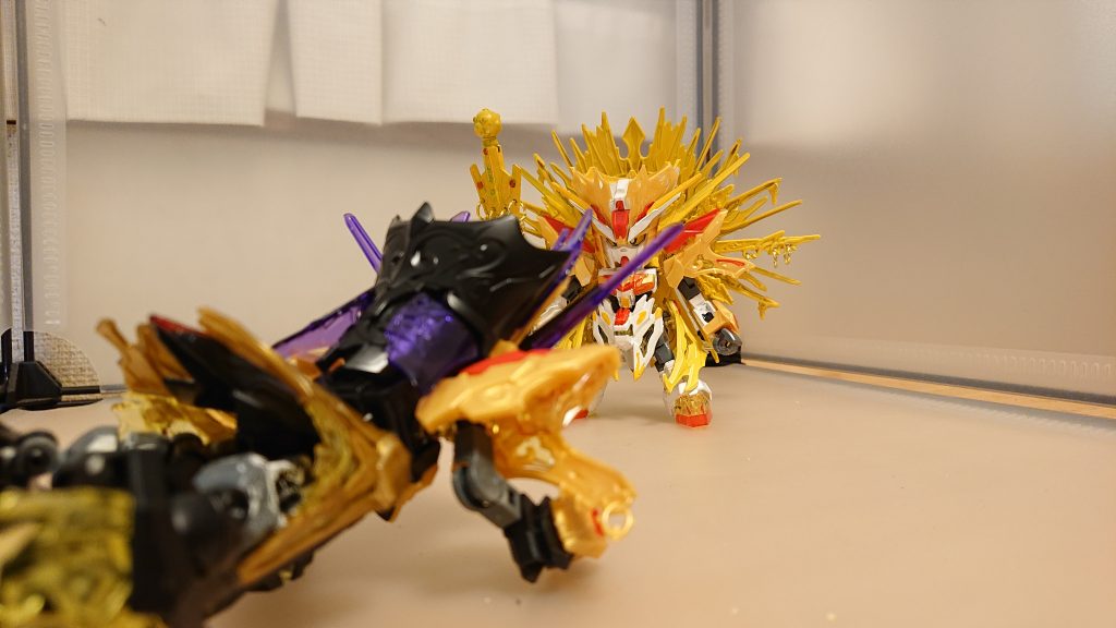 黄袍怪[あっぁぁ！私の顔が私の美しい体がぁぁぁ]三蔵の猛攻を受けた黄袍怪はさっきとはまるで別人のように弱々しい姿になるそして三蔵はヤツにこう言い放つ三蔵[では醜い姿になってしまった貴方を見るのは悲しいので成仏させてあげましょう]