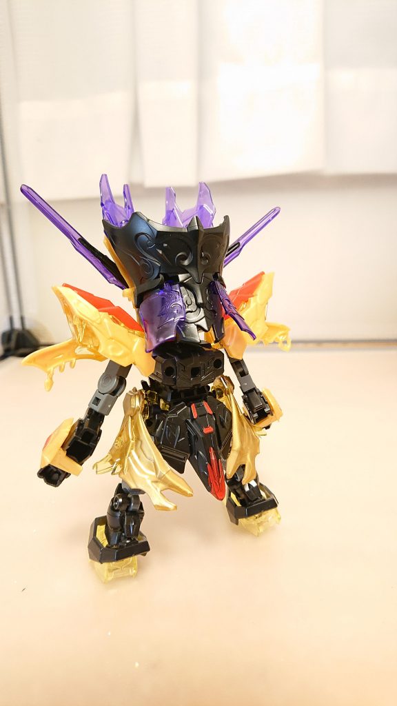 黄袍怪は悟空達のある質問に答えた悟空[何故お前達は御師匠様を狙う！何が目的だぁ！]黄袍怪[お前達は馬鹿だから知らないようだな？なら冥土の土産に教えてやる！妖怪は法力を宿した坊主を喰うと不老不死になるのだよ]そう妖怪が三蔵法師を狙う理由それは法力を持つ人間を喰らうと不老不死になることなのだそれは法力が強ければ強いほど永遠に生きることができ、同時に強大な力を手に入れることが出来るのだ不老不死になりたかった黄袍怪は三蔵法師を誘拐したのだ