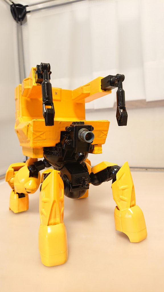 全体の塗装もオレンジと黒のスプレーで塗装細かいところは筆で塗装これが本当に大変だったスプレー缶も2本使ったり、乾いたと思ったら乾いてなかったり等・・・・