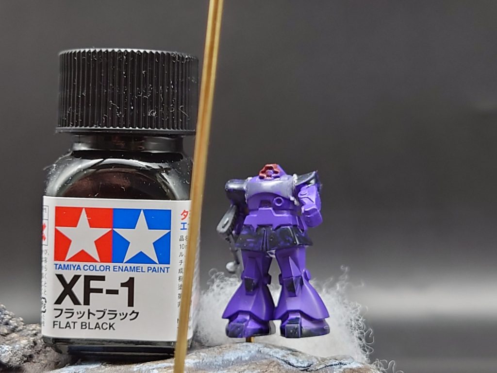 付属のトリプルドムは、水性ホビーカラーの筆塗り頑張りました