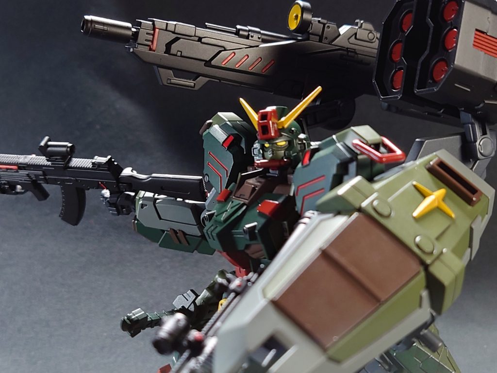 カラーは艶なしか半光沢をチョイスして、武装はマットブラックの一択ですね。ミリタリー(*´▽`*)