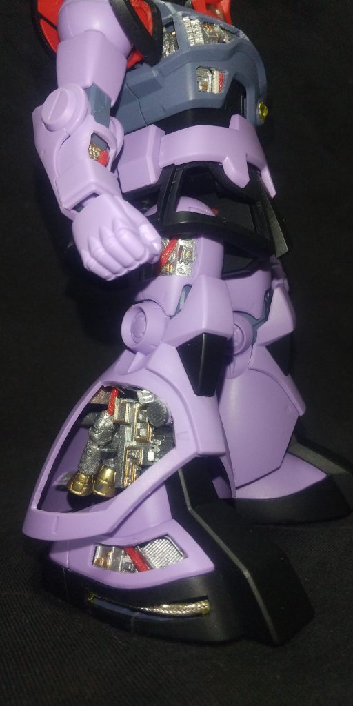 赤のパイプを付けてそれっぽくしてみました♪