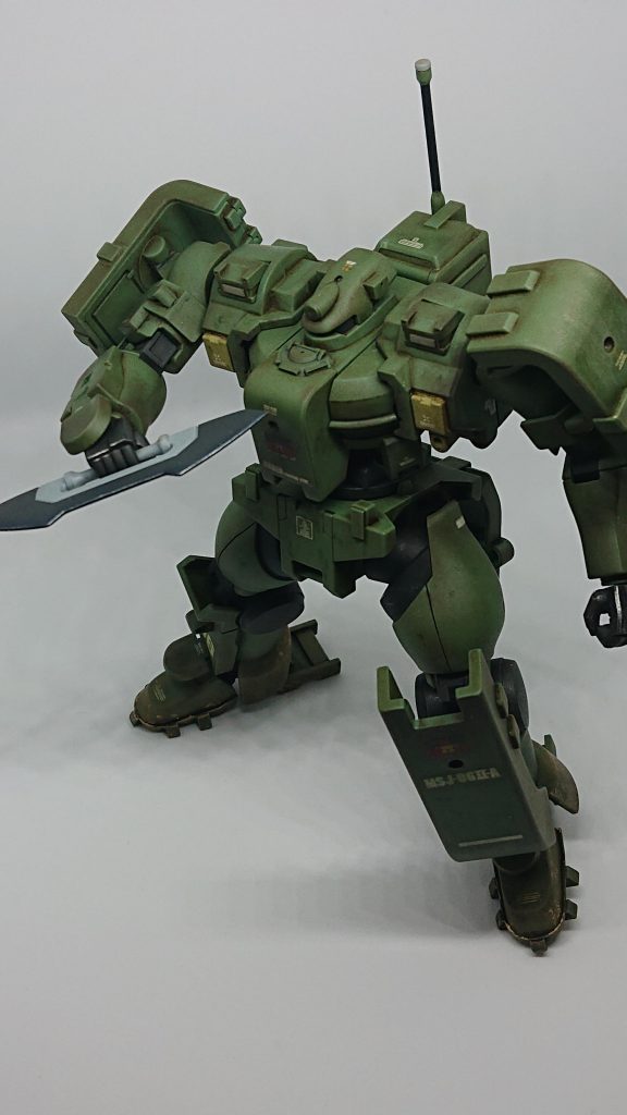 ブレードを構えたポーズ