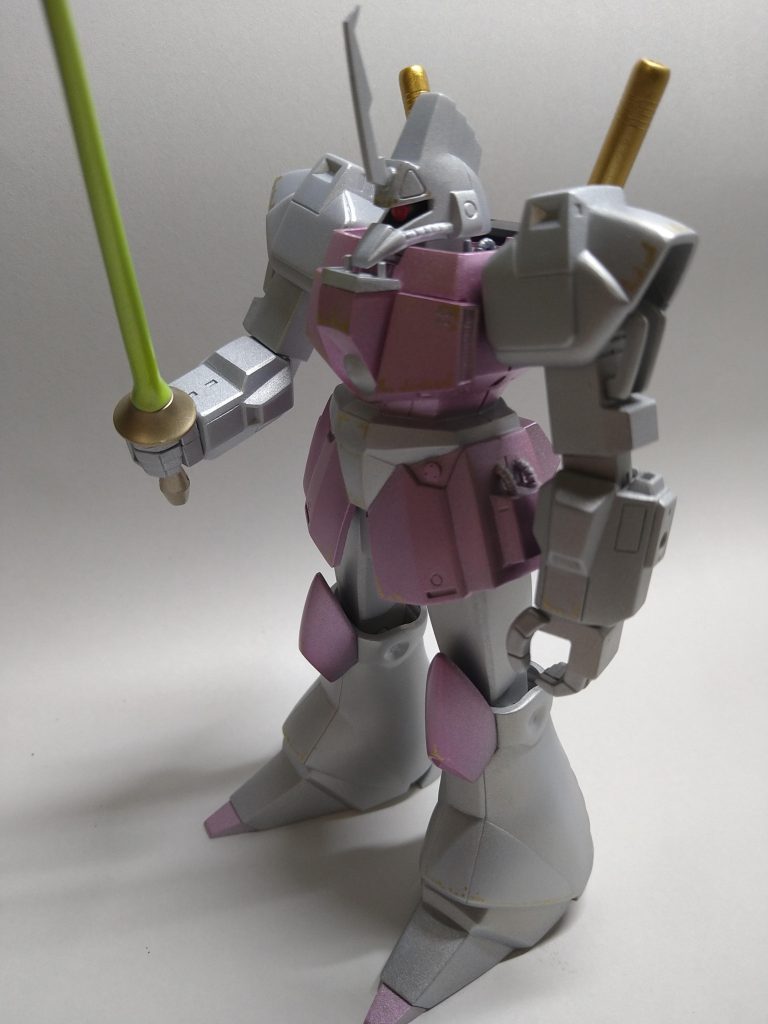 武装はヒートランスだけです。。左手に肘当てみたいなものつけようかと思いましたがやめました。