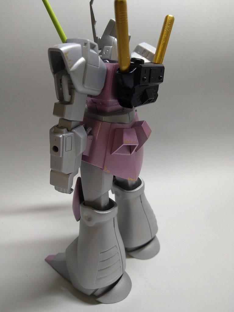 ビームサーベルがゴールドな所がゴージャスw