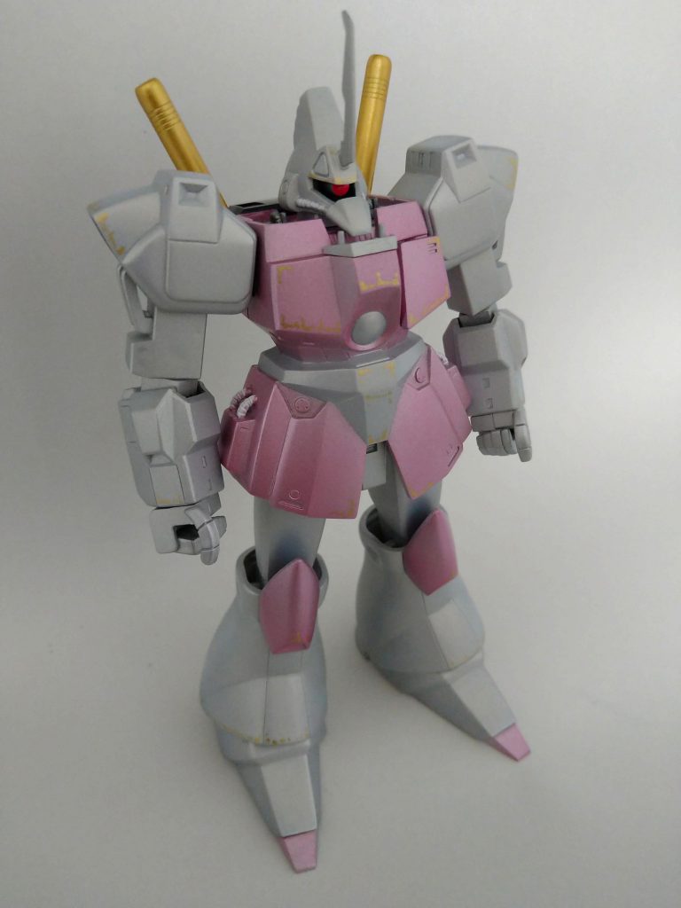 ハマーン・カーン専用ガルバルディβです。ネオ・ジオンではロイヤル・ガード機にガルバルディの改修機が用いられて居るようで、ミネバの前に出るときはハマーンもガルバルディ改に乗っていたとして製作しました。