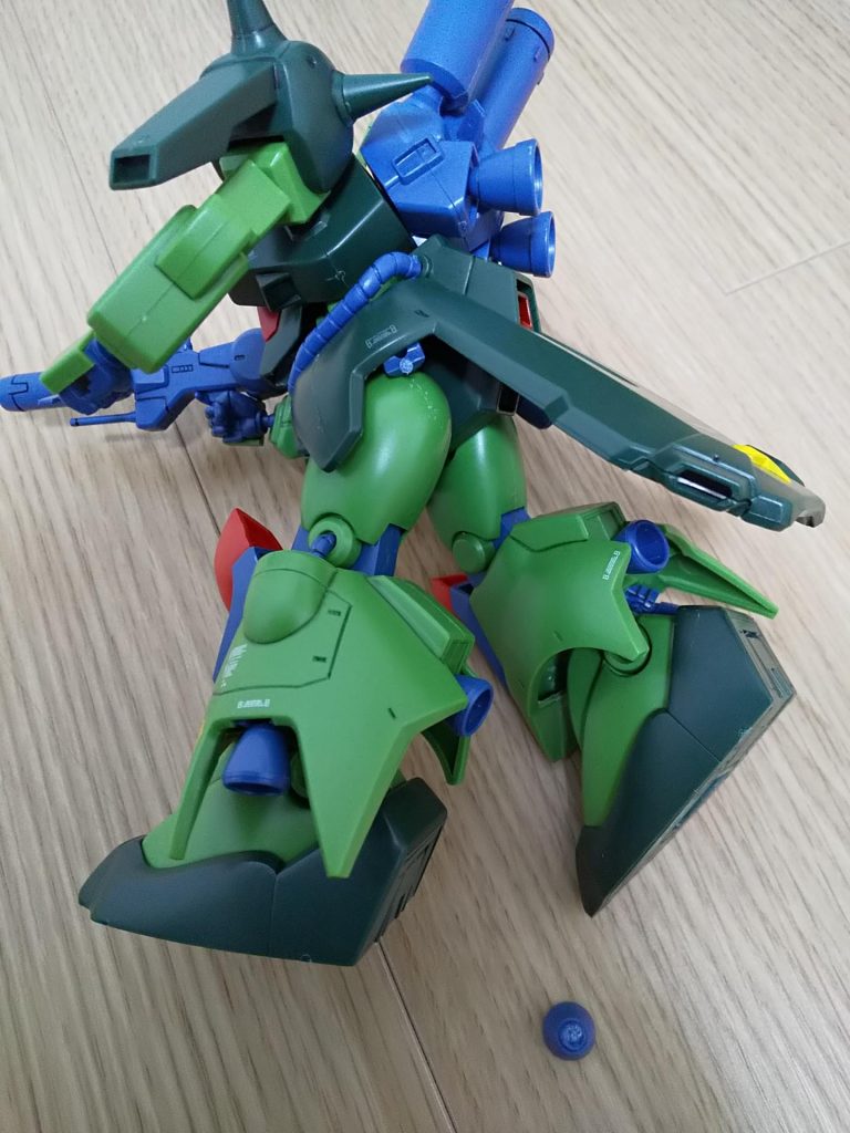 組み立てる際にバーニアが折れてしまいました。