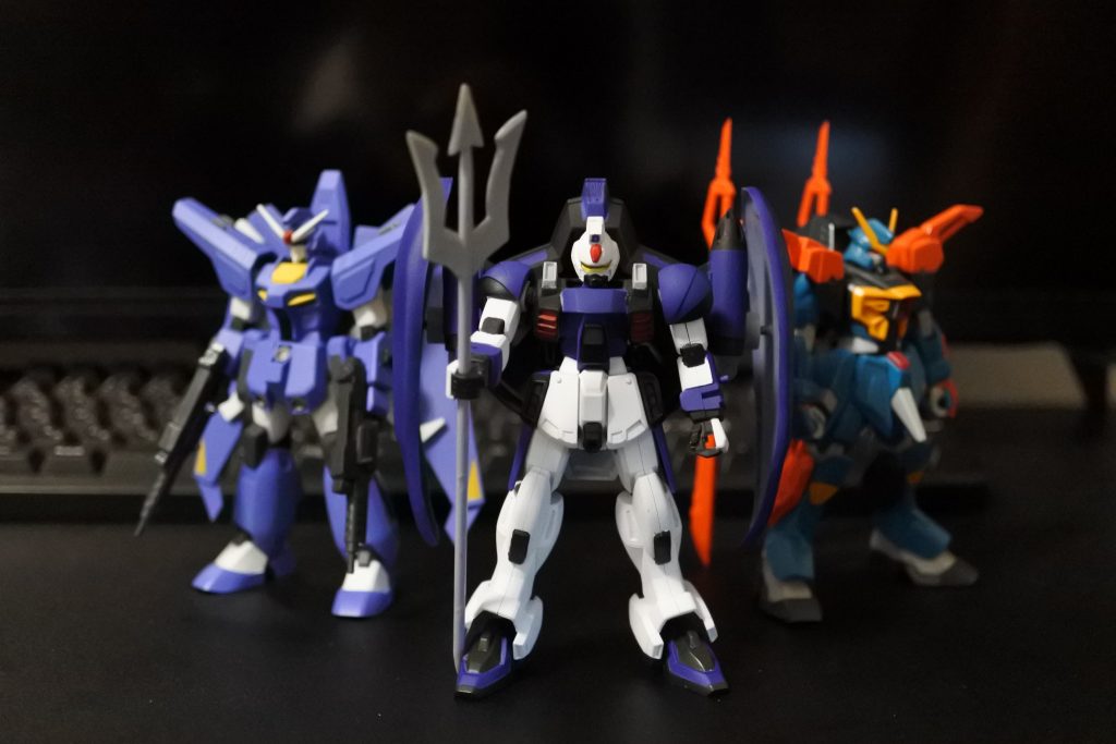 完成したディープフォビドゥンと共に、後期GAT-Xシリーズの揃い踏みです。コレクションシリーズは可動はともかく、HGと比べてスタイルがいいですね。