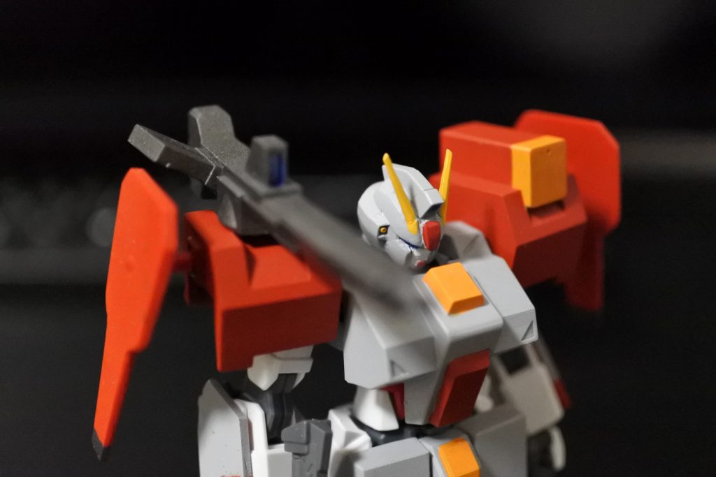 その頭部もEGストライクをベースにしたため、小顔にできました。