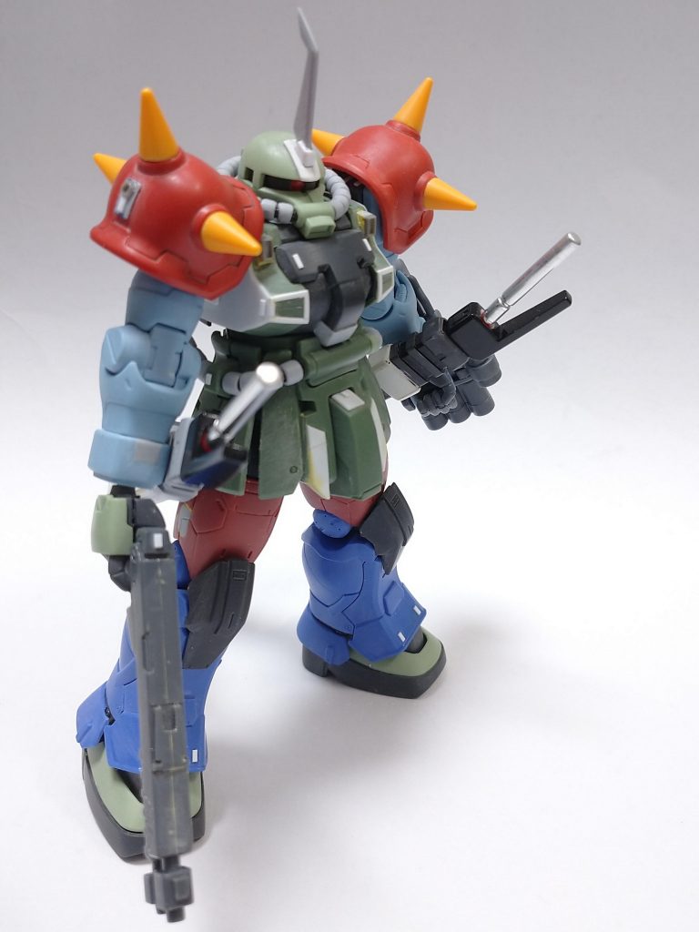 元々は自分がイフリートが欲しかったんですけどガンダムベースにあったのはチタニウムフィニッシュで欲しくなかったのと中古キットでもとても高かったので「それならそれっぽく改造してみよう」と製作を開始しました。ご覧の通り色々なパーツの組み合わせです。最後までご覧くださりありがとうございました!