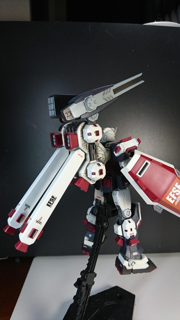 リメイク作成のきっかけは息子がサイコザクの再販品を購入して素組してディスプレイしてるのを見た事で、オリジン系とサンボル系のキットはHGでもモールドが細かく非常に出来がよく、塗装してみたくなりました。サイコザクも控えていますがフルアーマーガンダムよりさらに部品点数が多く、難しく思えるのでぼちぼちやって行きます。閲覧頂きありがとうございました。