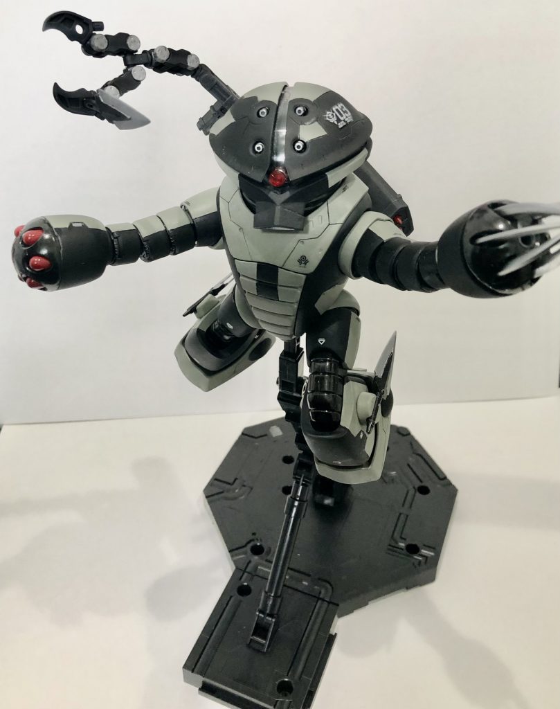 全身筋ボリ頑張りましたが、パターンって難しいですね。気まぐれなので左右対称にできず、気づいたら頭部が自由奔放になってました。