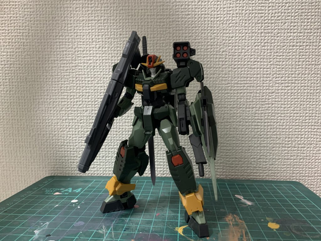 製作時のモノ。センサーマスクはHGアストレアがなかったので電撃ホビーマガジンのアストレア改造パーツのモノを削って調整して付けてます。HGアストレアTYPE-Fが再販したらNGNバズーカ以外にも武装追加したいですね😊