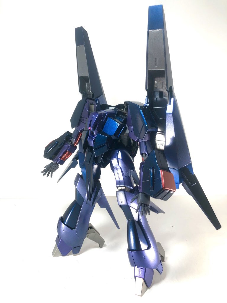 今回の課題は、原作カラーのメタリック塗装の調色でした。メタリック塗料同士の調色はものすごく大変でしたが、パールとブルーの間をうまく表現できて良かったです✨