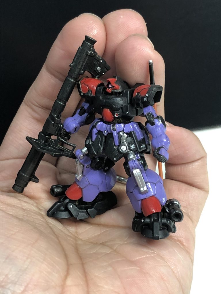 とはいえ、モールドは浅目で掘り直しは大変だし、このサイズの精密塗装など技術があるわけもなく、最後はずーと同じとこのリタッチをする日々でした。