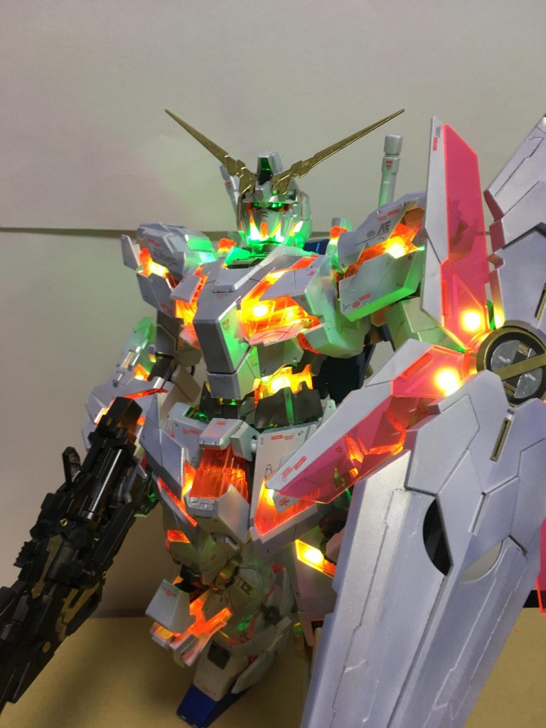 覚醒しようとしているのですが、もともと赤いのでムズイです。