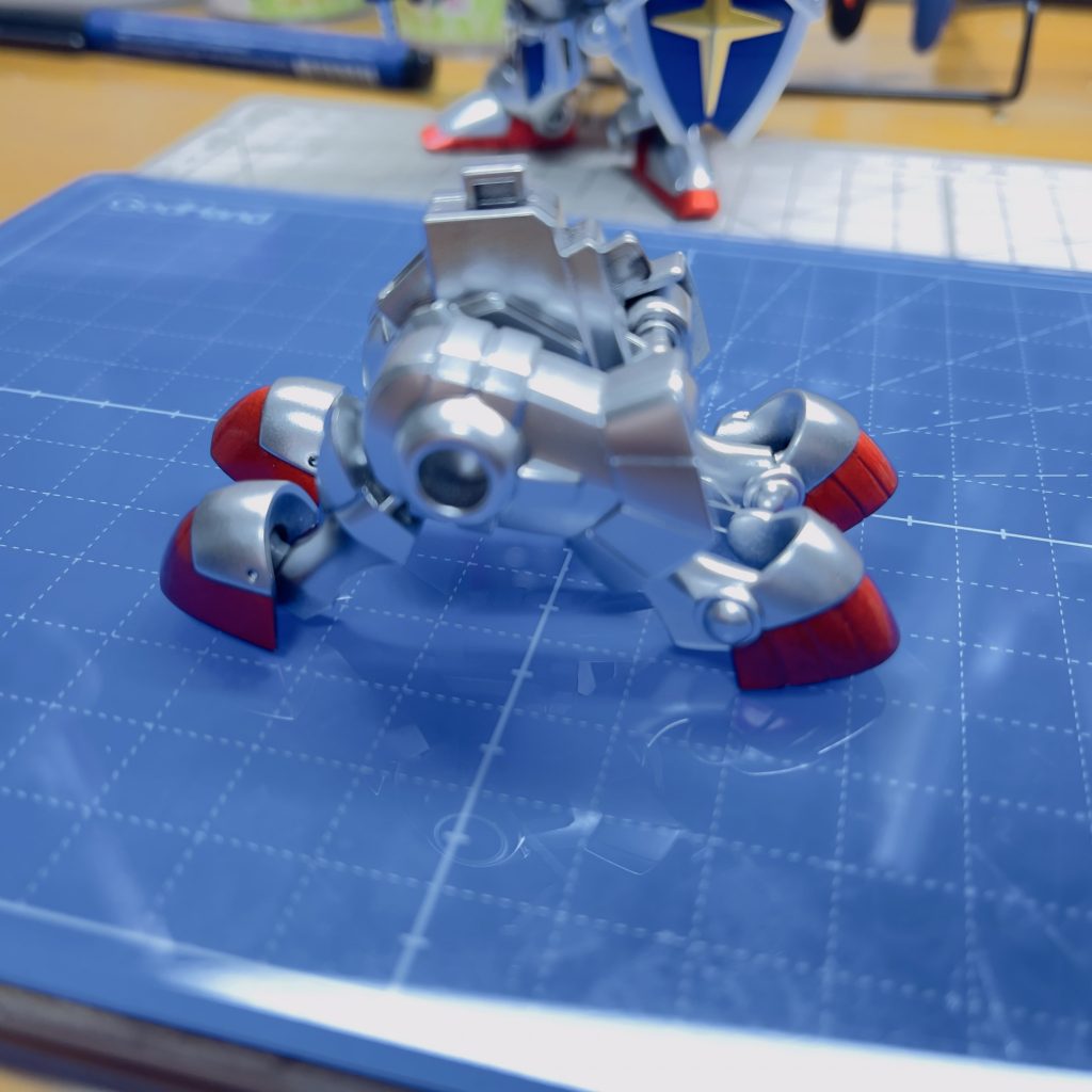 ケンタウロスモード?の後部ユニットヒズメの部分はこのキットで唯一マスキングして塗り分けました。