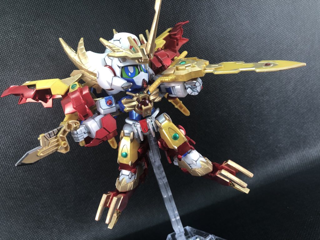 背中の羽根は差し替えになってしまいますが強化外装状態。可動はかなり制限されますが、元の華奢な感じとは打って変わってマッシブな感じです。スリッパ部分は後ろから回り込むような感じでついていて、アヴァランチエクシアとGNアームズ両方の特徴がある感じです。予想以上にカッコ良くなって満足です*\(^o^)/*