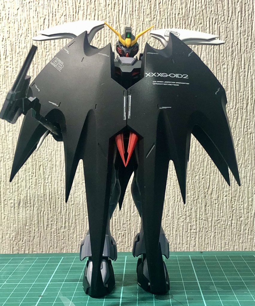 アクティブクローク展開状態正面部分のデカールが微妙にズレてるのが気になる