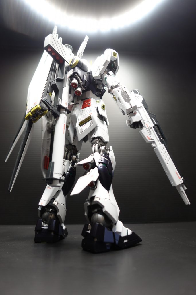 MG 1/100 RX-93 νガンダムVer.Ka–2枚目/制作者：キヒロ