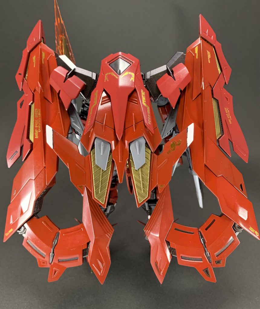 久しぶりにRGを作ったんですがパーツが細くて苦労したんですがその分クオリティが高くて素晴らしいキットでした。いつもは改造とかしてしてるんですが今回は無改造に全塗装で仕上げましたが十分な出来になったと思います(^^)