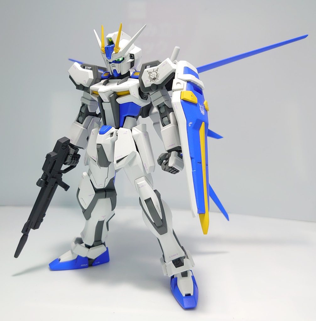 基本的にビームライフルの２丁持ちですが対ビームシールドも制作しました。2022.01.04追記：画像をリマスター版の頭部に交換したものに差し替えました。 