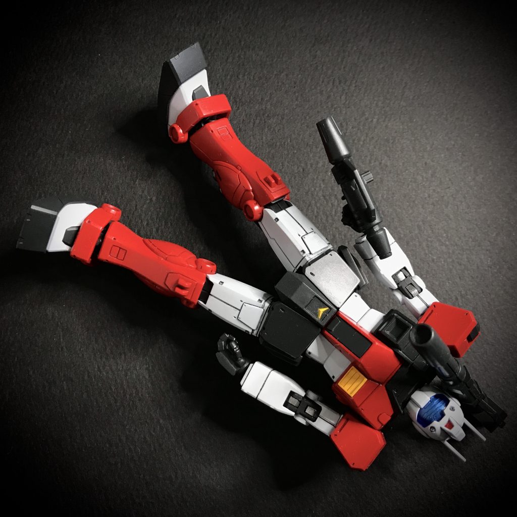 ファレホのカラーレシピは以下の通りです。赤色部:メカカラーレッド、白色部:メカカラーオフホワイト、濃灰部:サーフェスプライマージャーマンバンツァーグレイ