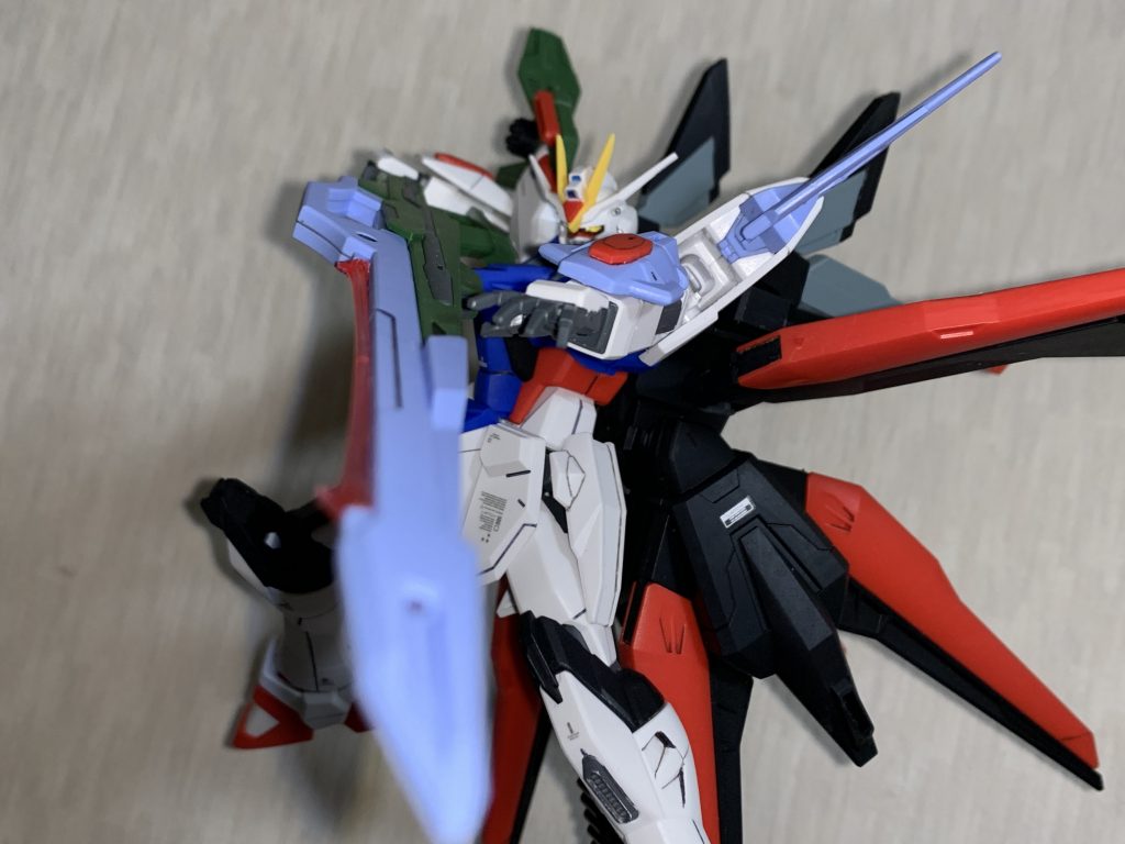 ソードモードはライフルモードよりやりやすいです。アニメでもこの形態でぶった斬るシーンが良かったですね(存在しない記憶)