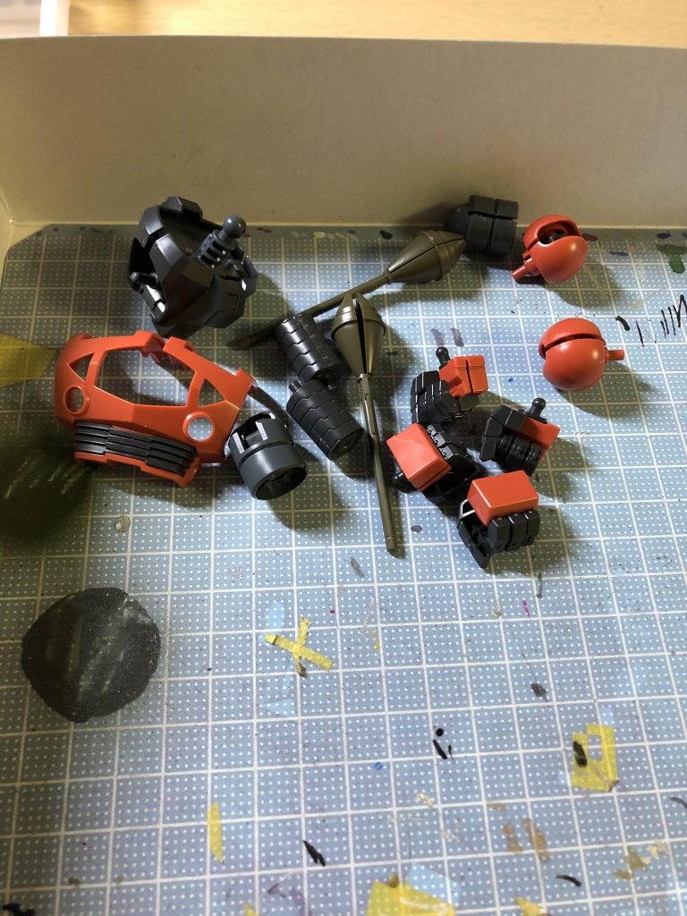 胴体、手首はモールド加工で対応しました