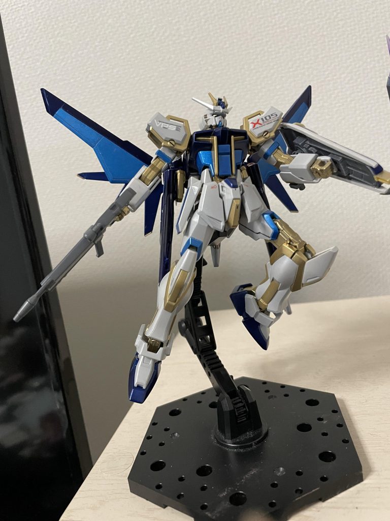 この機体の試験中に視察に訪れたラクスクラインが「ジャスティスがあるのでフリーダムには支援機としての機能は必要がないのではなくて?」の一言で新型フリーダムの開発コンセプトを再検討される事になったとか…