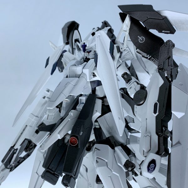 不敬の鎧纏し女神　ヒュブリス装着