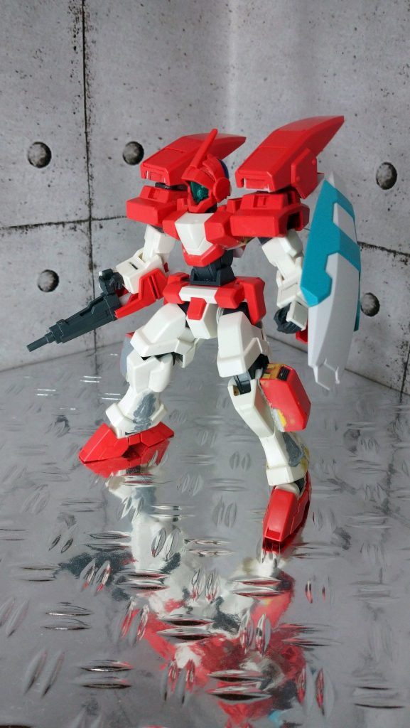 変なギミックが好きなので、最終的にこのようにこっからAGE3の量産機って考えが思いついてって感じです。去年製作したガンプラは以上になります。最後までご覧いただきありがとうございます!