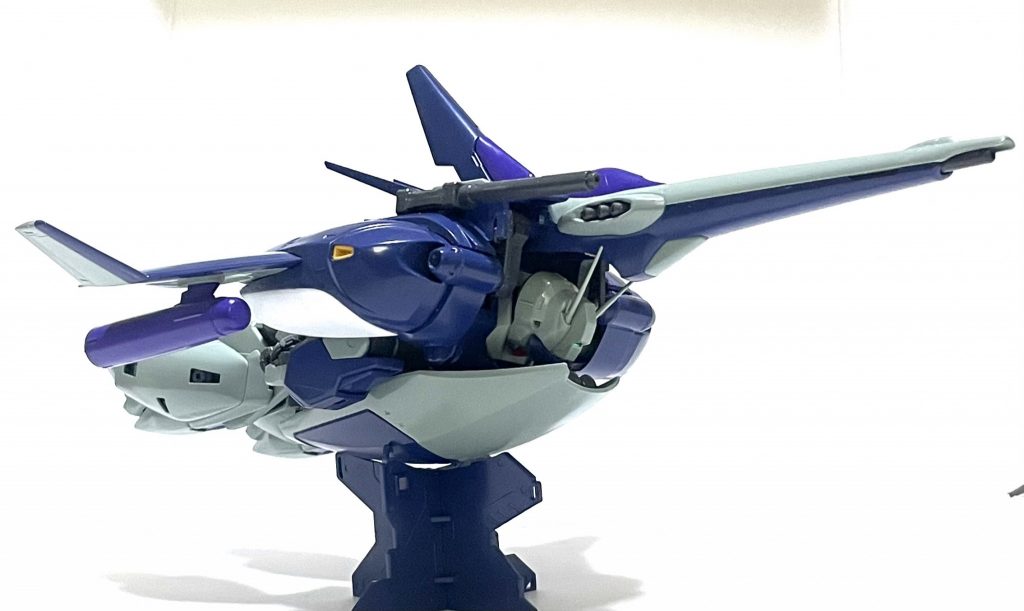 アオリアングルでもイケてます。