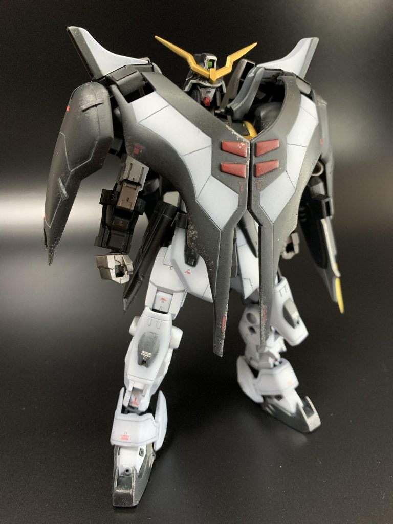 もちろんアクティブクロークは閉まります。元の旧キットデスサイズヘルと、30MMアルトがほんとサイズ感同じなのでしょうね、そのまま移植しただけで、ちゃんとアクティブクロークがぴったり閉まりました。