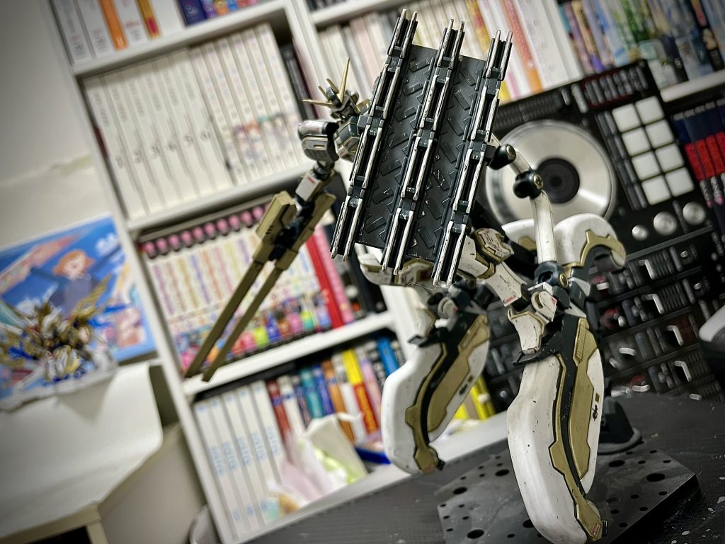 無骨なシールドも良い。