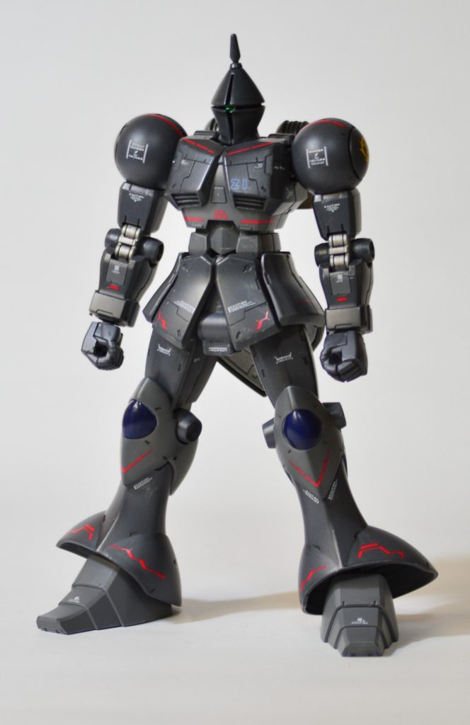 今回はF-15Eを元ネタとして近いカラーに塗装。明るめのカラーイメージとは打って変わって、戦闘機らしい見た目にしてみました。