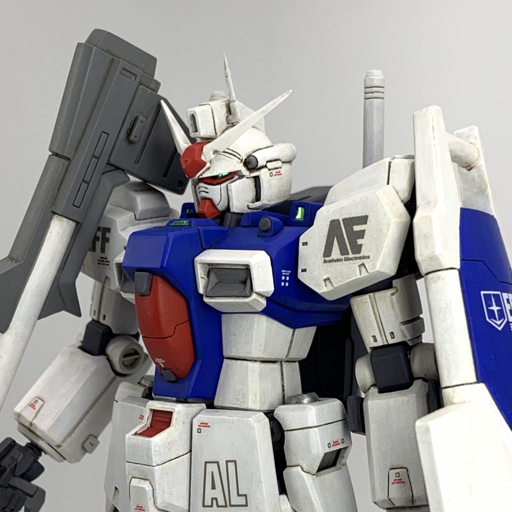 武器はガンダムMk-2のバズーカを持たせています。