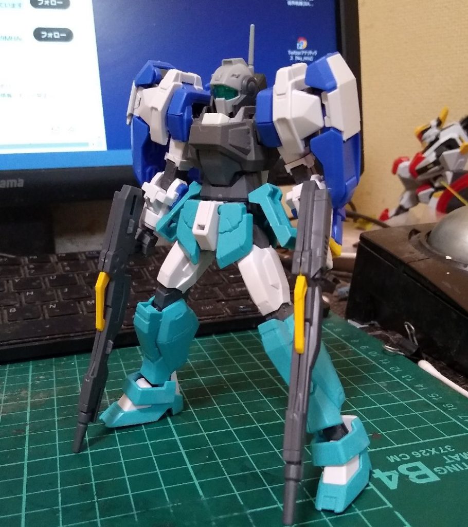 当初案腰下はリデルですが、どうもバランスが悪いので脚をヘイズル改に変更。