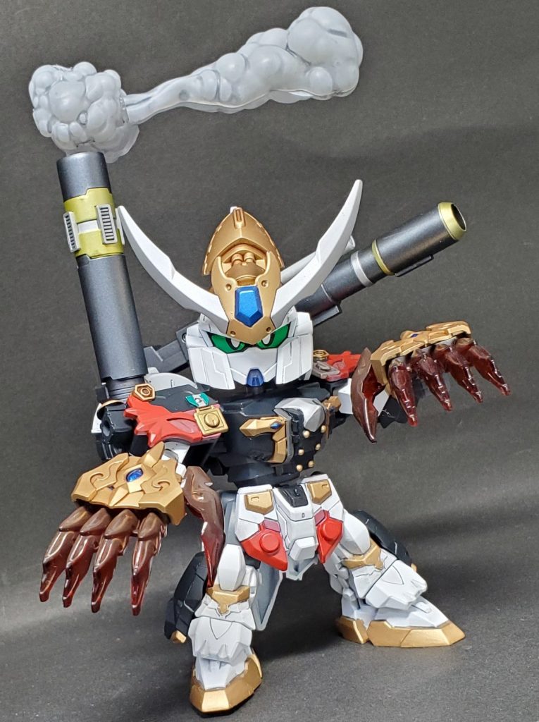 密かに『熊おやじ（Old Bruin）』というあだ名が付けられていたというところから作ったベアクロー装備です。