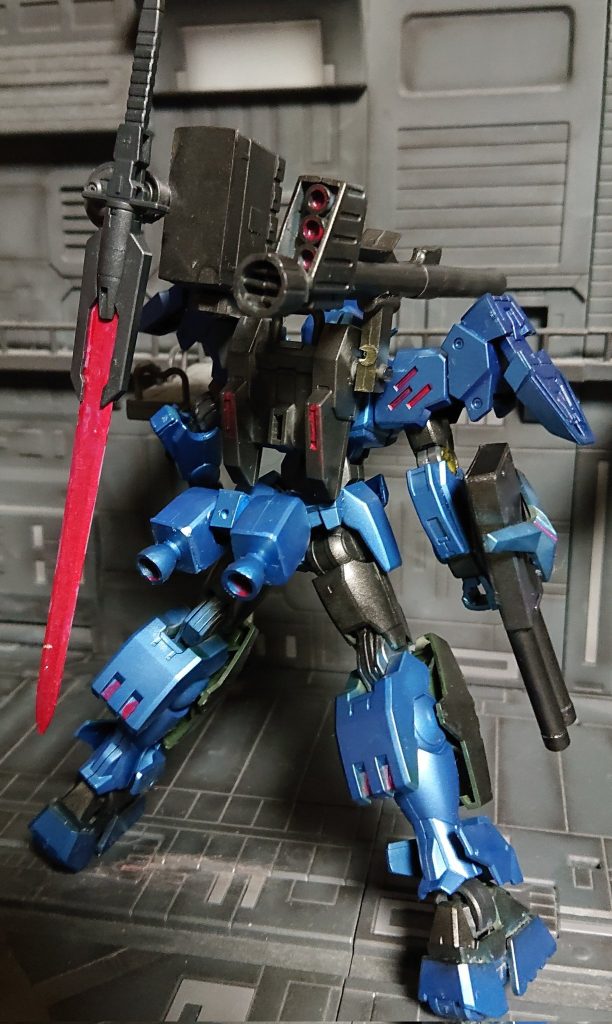 腰のブースターポッドはサンドロックカスタムの股と太ももキャノンは武器セットのハイパーバズ