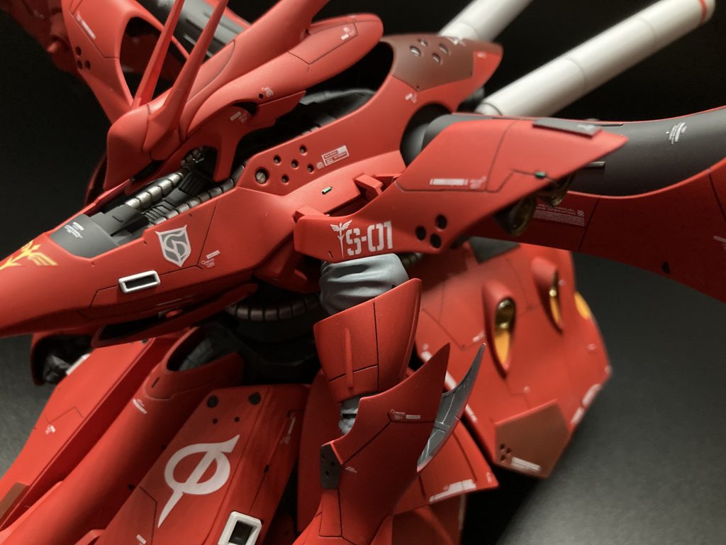 自分のお気に入りショットです。近くで見てみるとデカールを少し多めに貼り付けています。