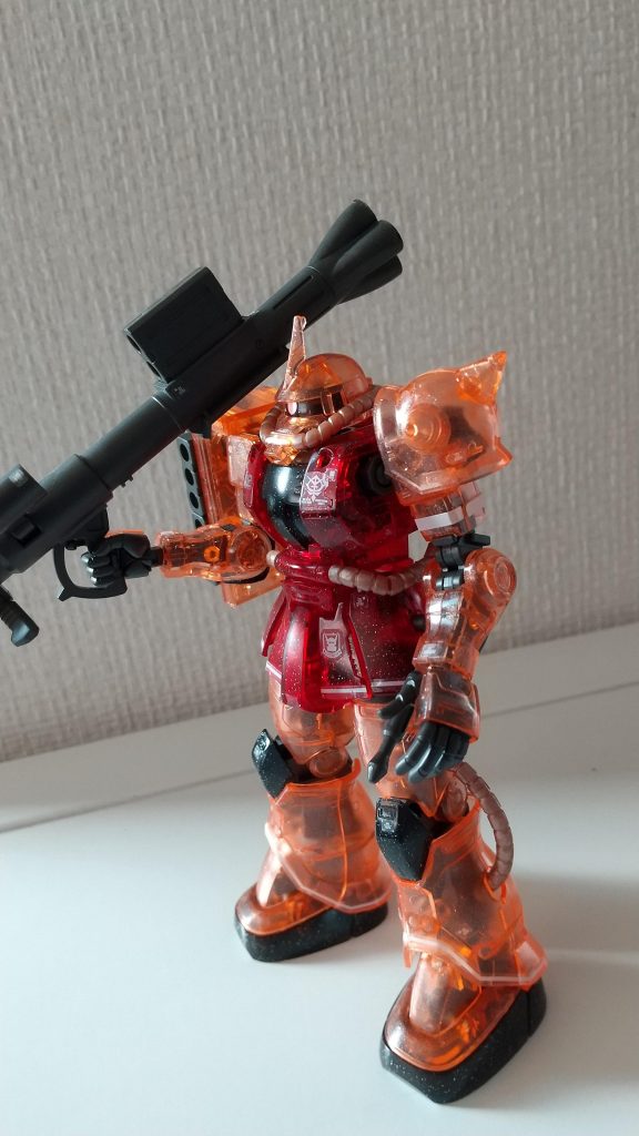 シャア専用ザクⅡは「激突　ルウム会戦」の限定ガンプラ。バズーカ装備です。