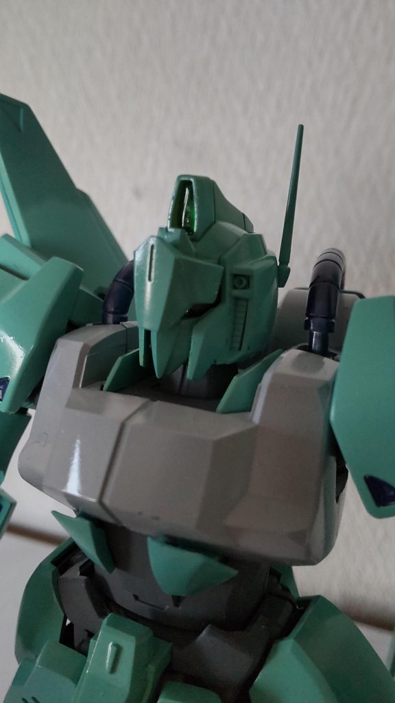 顔のアップ金もいいですがこれはこれでお気に入りです。 ちなみにこのキットにはバリュートパックがありますが塗装まで済ませてありますが好みの問題でつけてません。